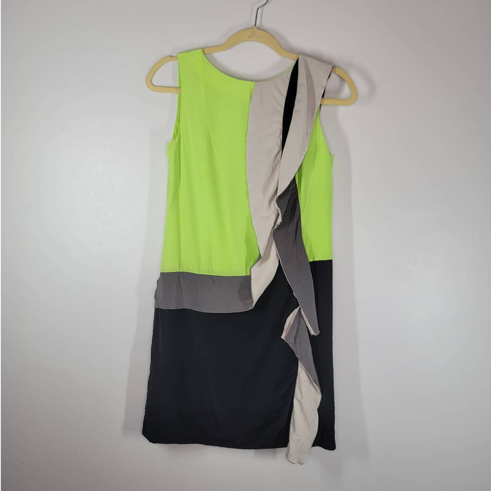 Diane von Furstenberg Day Dress Size 2 Round Neck Sleeveless Ruffle Colorblock